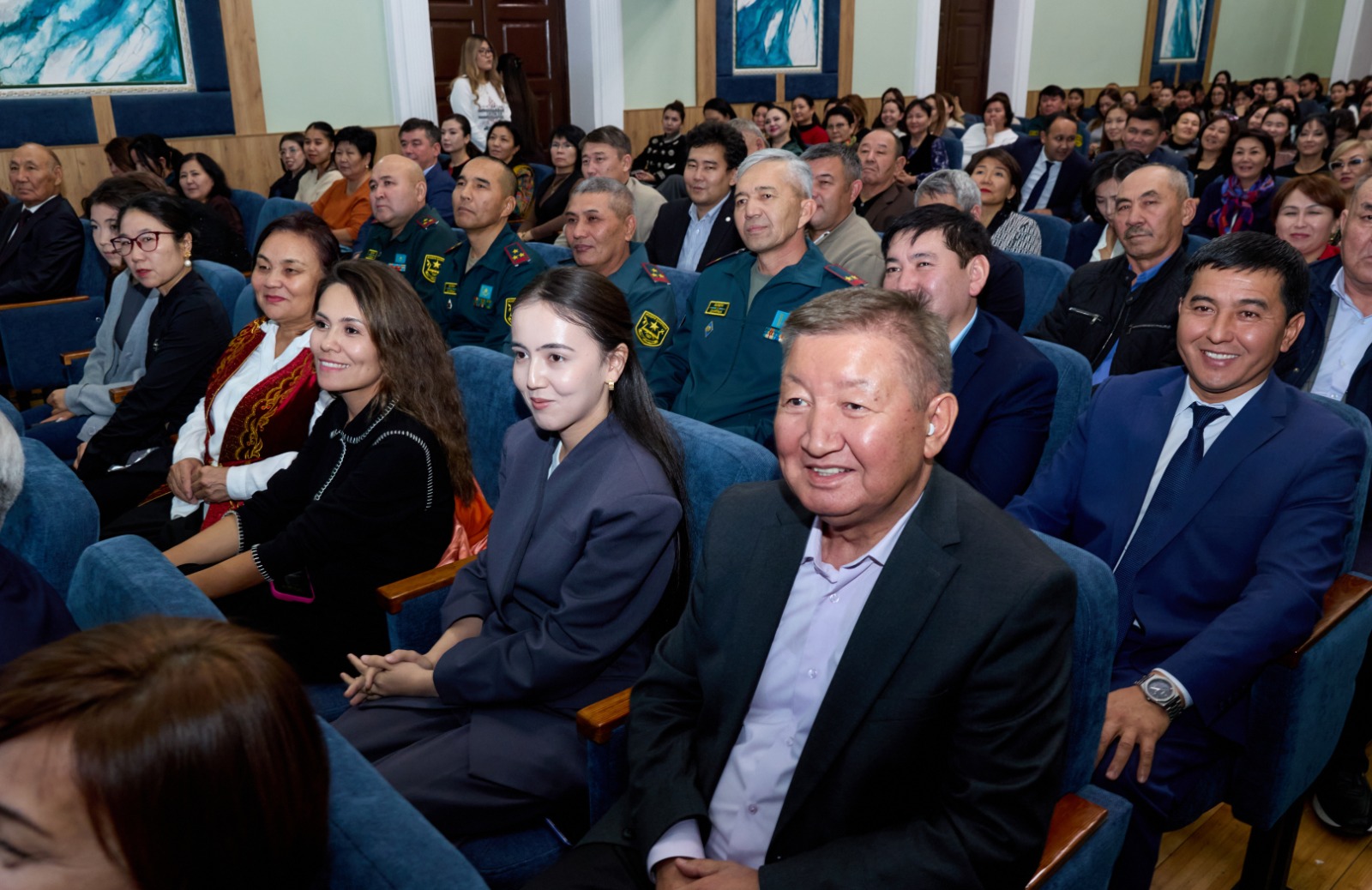 В KazNARU ТОРЖЕСТВЕННО ОТМЕТИЛИ ДЕНЬ РЕСПУБЛИКИ